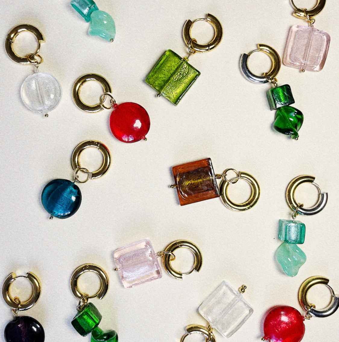 THE SQUARE GLASS CHARM